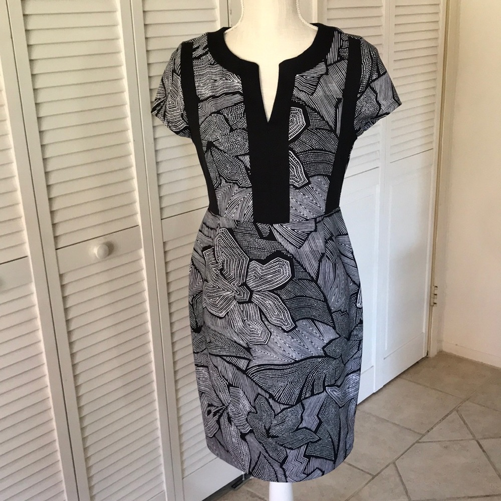 Covington black and white graphic print dress in excellent condition‎ size S